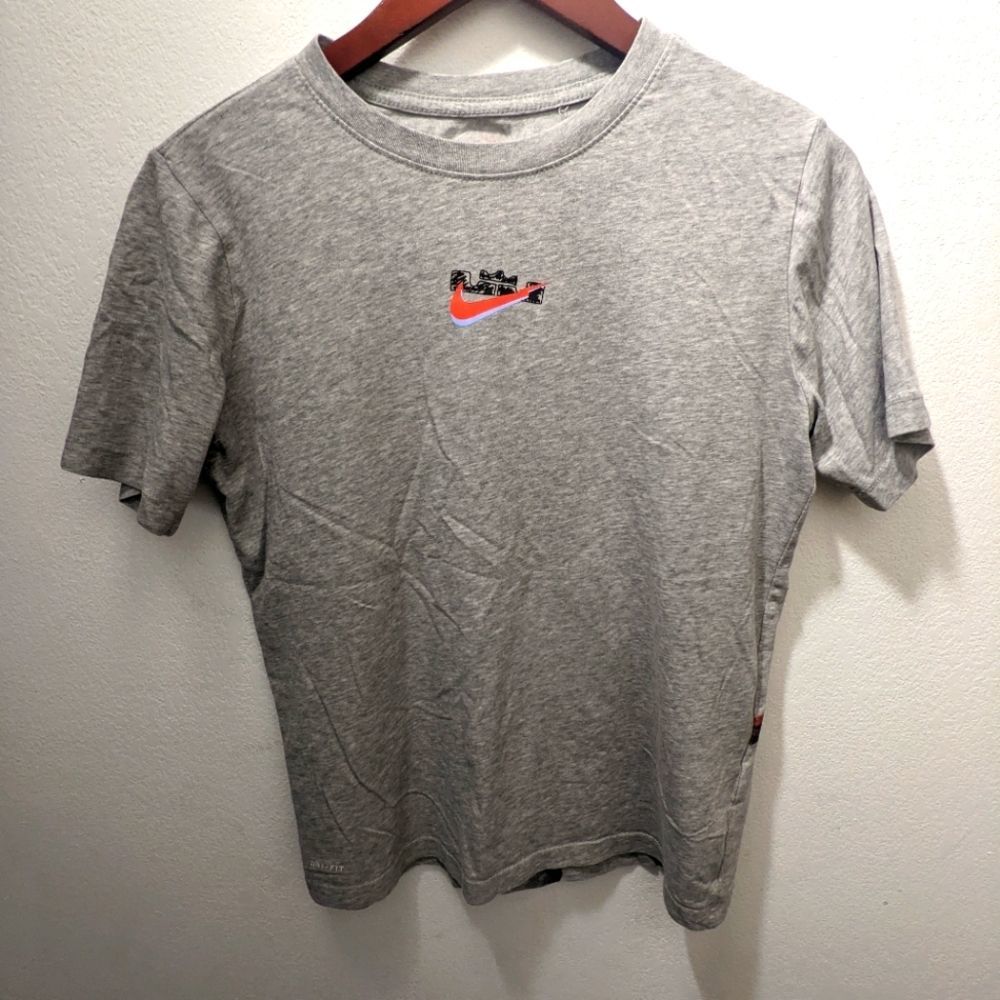 Nike LeBron James Youth XL Tee Shirt